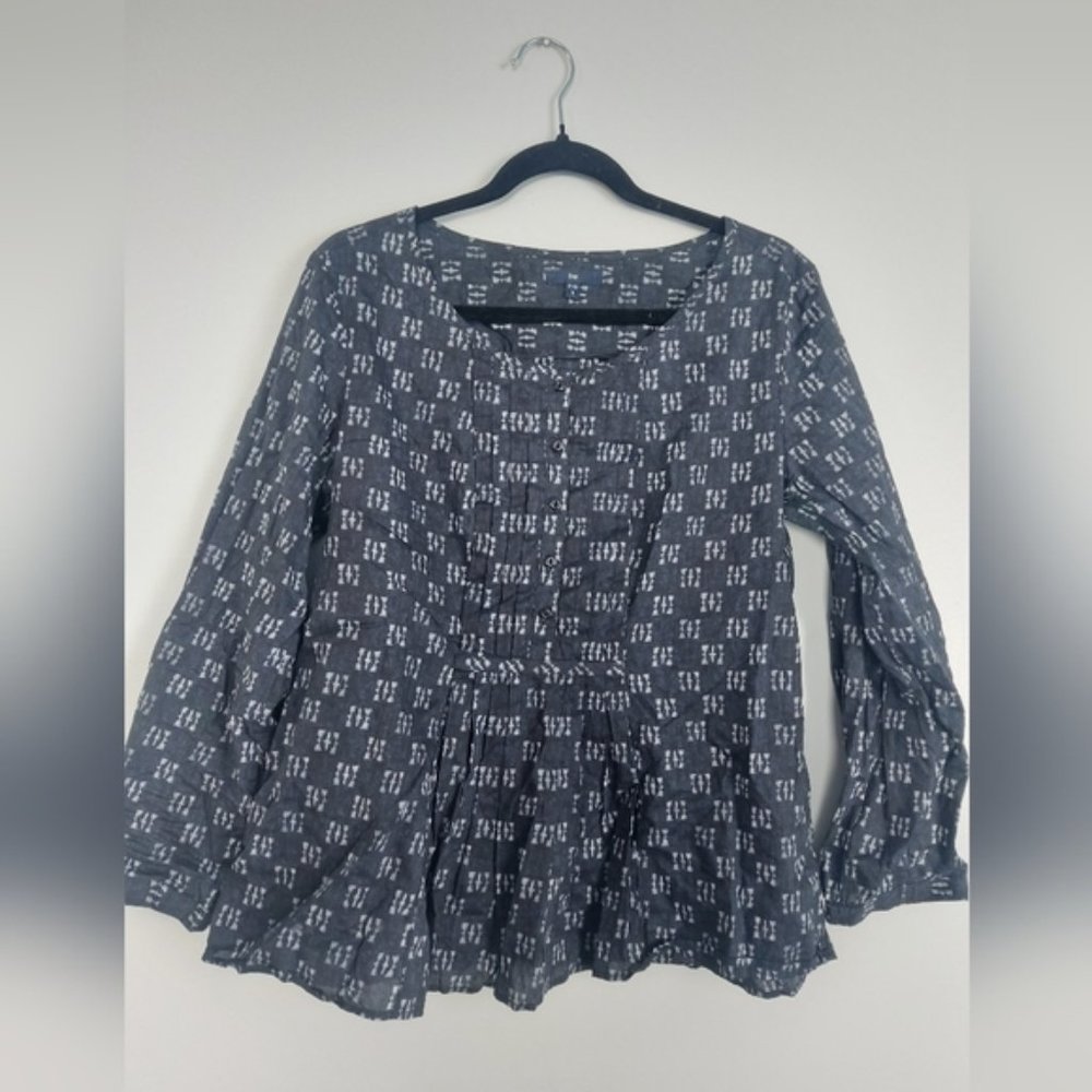GAP shirt large
